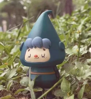 Figura de diseñador Two Hands Studio Letter Elf verde Post Elf H2,7 pulgadas (7 cm) PVC Foto 1 de 4