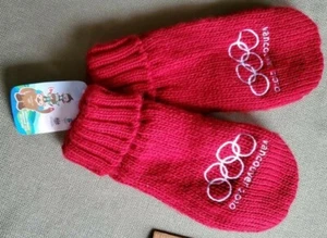UNUSED Hudson's Bay~Vancouver 2010 Canada Olympic Mittens~Red Knit~Fleece Lining - Picture 1 of 10