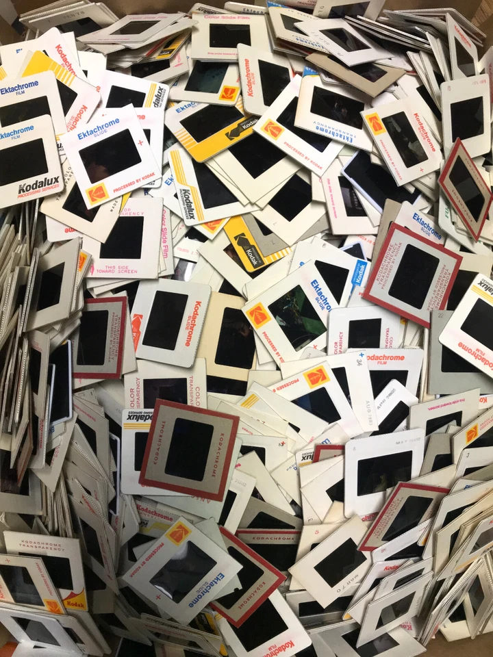 200 张随机 35 毫米幻灯片 1950 年代 - 1990 年代各种主题复古 2x2 胶片幻灯片 — 第 1/1 张图片