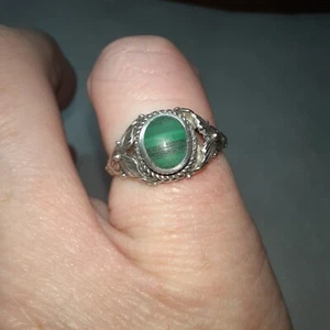 07K14 JOLIE STYLE ANCIENNE BAGUE EN ARGENT MASSIF MALACHITE 925 TAILLE 50 - Picture 1 of 6