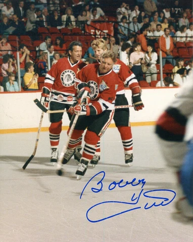 BOBBY HULL CHICAGO BLACK HAWKS THE GOLDEN JET  AUTOGRAPHED 8 X 10 PHOTO Cover