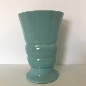 Vintage Blue Green Pottery Vase Haeger? 8" Tall 5.5" Wide No Label Small Chip - Picture 1 of 6