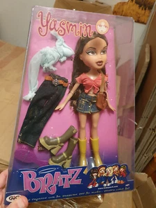 YASMIN BRATZ NEW VINTAGE 2002 GIG MGA - Picture 1 of 1