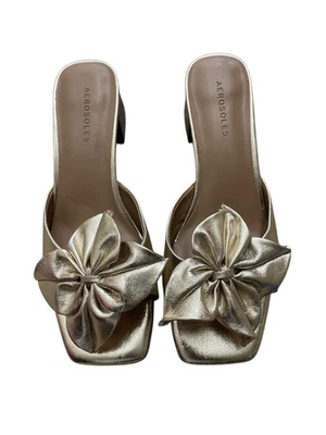 Sandalias Aerosoles Esta de cuero dorado con punta abierta talla 8,5 Foto 1 de 4