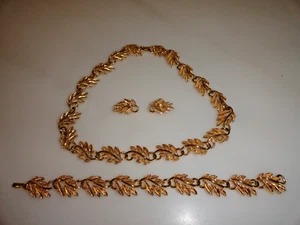 Vintage Napier Gold Tone Leaf Necklace Choker 16 in + Bracelet and Earrings Set - Picture 1 of 5