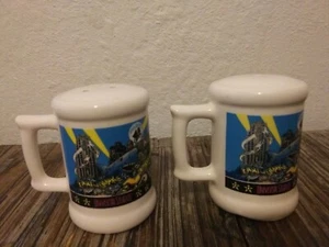 Vintage 1989 Universal Studios Hollywood Florida Salt and Pepper Shakers 2 1/4" - Picture 1 of 12