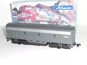 Athearn 3010 F7B Dummy section for Southern Pacific #8296. No motor.Ex Cond. Box - Picture 1 of 10
