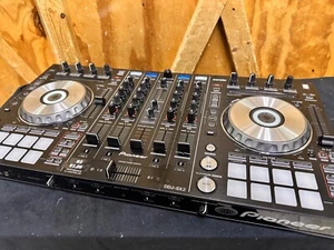 Pioneer DDJ-SX2 Controller per DJ Serato Performance 4 canali - Foto 1 di 10