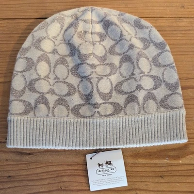 NUEVO CON ETIQUETAS GORRO COACH MUJER PLATEADO METÁLICO FIRMA Talla Única Foto 1 de 4