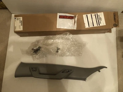 NEW OEM GM Interior Assist Handle 23285090 2014-2018 Silverado 1500 Left Driver Foto 1 de 4