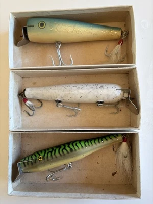 Vintage Surf Plug Lot (3) – Atom Jr. Style Poppers – Original Atom Boxes - Image 1 of 4