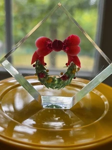 Rare Vintage Lucite Holiday Wreath - Picture 1 of 9