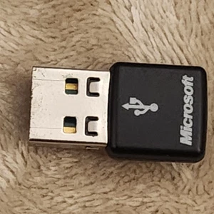 Dongle receptor USB modelo 1461 Microsoft para mouse ergonómico/1000 - Original OEM - Imagen 1 de 3