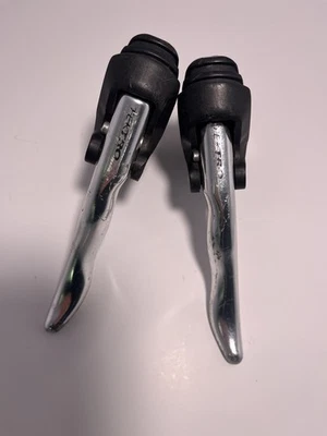 Tektro R200 Road Bike Brake Levers - Image 1 of 4