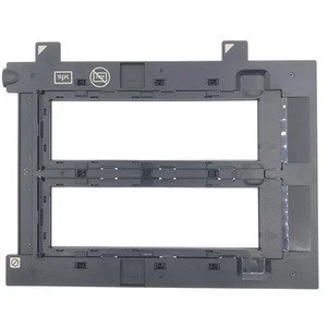 Streamlined Film Strip Holder Tailored for Medium Format Photography Needs - Bild 1 von 9