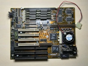 Asus P/I-P55TVP4 1.5 socket 7 AT motherboard + Pentium SU032 100MHz + 32MB RAM - Picture 1 of 9