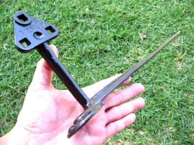 1915 1916 Model T Ford REAR LICENSE PLATE / TAILLIGHT MOUNT / BRACKET ~ORIGINAL~ - Image 1 of 4