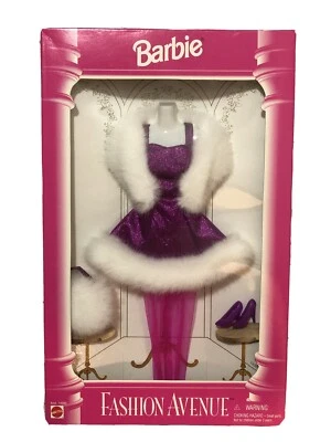 1995 BARBIE FASHION AVENUE BOUTIQUE Metallic Purple /White Fur Outfit_14369_NRFB - Image 1 of 4