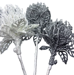 Juego de selecciones florales blancas y plateadas de la colección Katherine usado - Imagen 1 de 7
