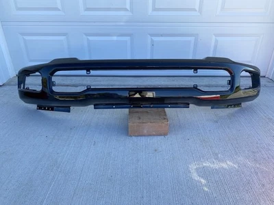 2023-2025 Ford F250 F350 Super Duty Front Bumper PC3B 17750 OEM - Imagem 1 de 4