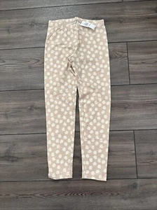 Girls Beige Pants With Flowers NWT - Old Navy - Size 6T - Picture 1 of 1