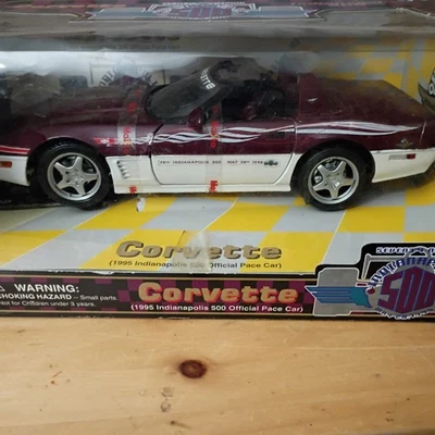 Maisto Vintage Corvette 1995 Indy 500 Oficial Pace Car Púrpura Escala 1:18 Foto 1 de 4