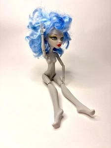 Monster High Mattel Ghoulia Yelps Roller Maze Doll - Picture 1 of 4