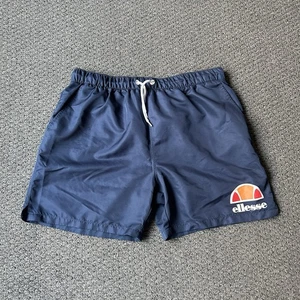 Ellesse Men’s Shorts Size XL Navy Blue Logo Graphic W Drawstring Thread Damage* - Foto 1 di 10
