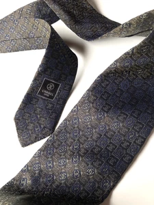 CHANEL VINTAGE CC COCO LOGO CORBATA TEJIDA BRILLO JACQUARD GAMA ALTA GRIS ITALIA - Imagen 1 de 14
