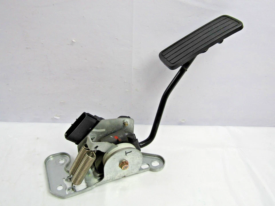 Pedal de acelerador Subaru Outback 2005-2007 OEM 36010AG021 Foto 1 de 4