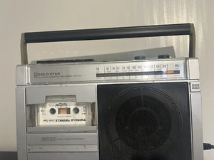 Grabadora de casete de radio FM/AM Gold Star de colección modelo TCR-331 Corea en muy buena condición (M) - Imagen 1 de 5