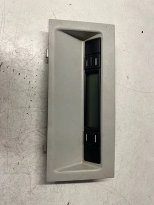 Volkswagen Transporter - Caravelle T5 2005 Salpicadero Pantalla LCD UTG10942 Foto 1 de 4