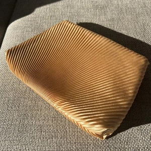 Cartera sin asas vintage plisada amarilla - Imagen 1 de 6