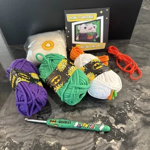 Limited The Woobles The Joker Batman Beginner’s Crochet Full Kit & Hook - Bild 1 von 2
