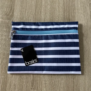 NWT  BASICS Cosmetic / Makeup Bag - Picture 1 of 3