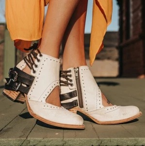FREEBIRD Desert Cream Ankle Bootie SZ 9 - Picture 1 of 7