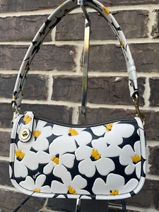 Borsa a tracolla Coach Swinger nuova con etichette 20 stampa floreale pelle margherita nero gesso giallo - Foto 1 di 4