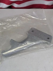 Soporte de montaje de carenado OEM Harley-Davidson Tour Glide NOS 58486-84 - Imagen 1 de 4