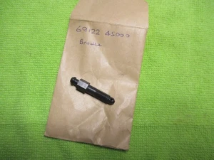 1977-79 SUZUKI GS 550 750 1000 SPURGO FRENO POSTERIORE OEM P/N,69122-45000,NOS - Foto 1 di 1