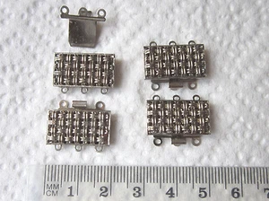Colección, cuatro cierres de pulsera de tres filas - Imagen 1 de 1