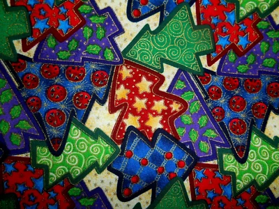 2 1/2 Yards CHRISTMAS TREE print HOLIDAY COTTON fabric quilt, craft & sew - Image 1 of 4