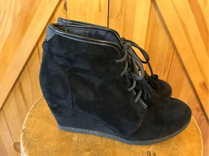 Botas de niña Madden para mujer 8M Domain botín al tobillo negras con cordones cuña - Imagen 1 de 8
