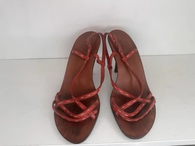 Zapatos de salón Fendi rojos con correa al tobillo de cuero y tacón para mujer’s Foto 1 de 4