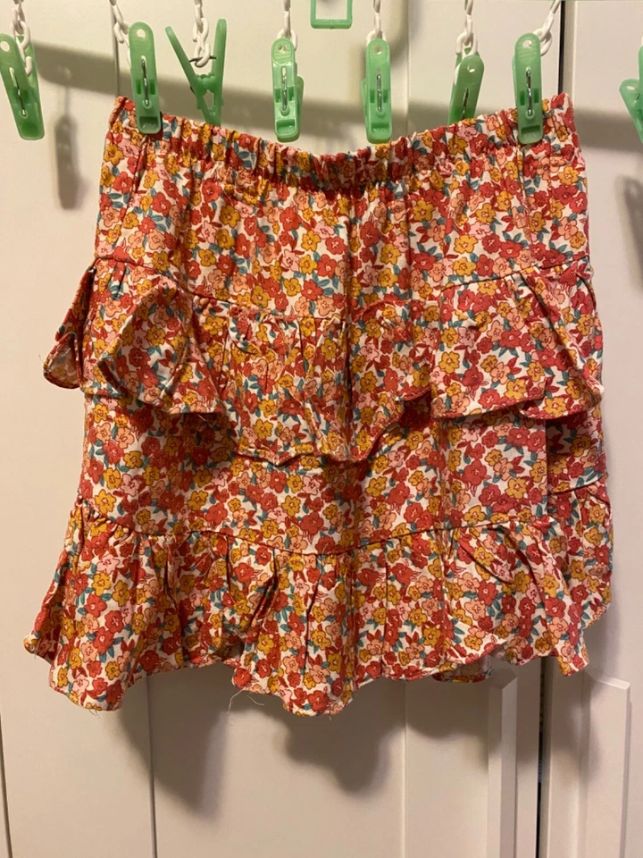 Falda Corta Jessica Simpson Niñas Volantes En Niveles Talla S/7 Roja/Naranja Floral Nueva Sin Etiquetas Foto 1 de 4