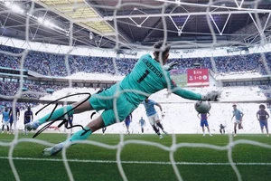 Football -Dean Henderson- Hand Signed 12x8 Inch Photograph - Crystal Palace -COA - Picture 1 of 1