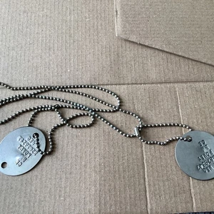 Vintage Military Name / Dog Tag Unknown Age Stainless Steel & Chain - Foto 1 di 6