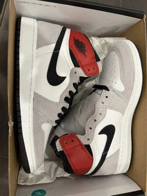 Talla 5.5 - Jordan 1 Retro Alto OG Gris Humo 2020 Foto 1 de 4