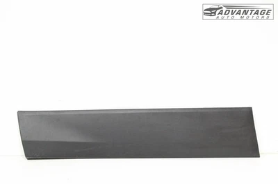 Chevrolet Blazer 2019-2025 puerta delantera izquierda del lado del conductor moldura inferior OEM Foto 1 de 4