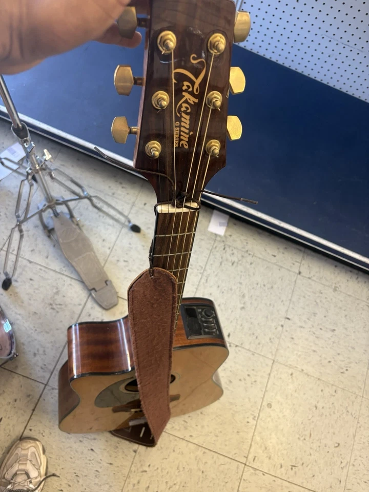 Guitarra eléctrica acústica Takamine serie G Foto 1 de 4