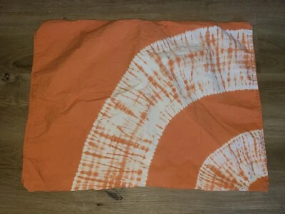 Funda de almohada estándar Pottery Barn Teen "Orange Tie-Dye" Foto 1 de 4